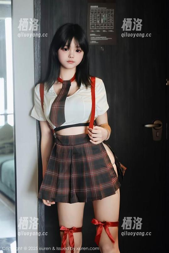秀人网-vetiver嘉宝贝儿 秀人网 - 在vetiver嘉宝贝儿的泳池图集里,寻找那个夏天的气息
