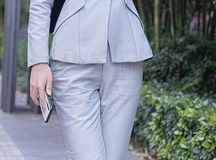 秀人网 – 护士服也能穿出时尚，观看古月小同学的写真风格！