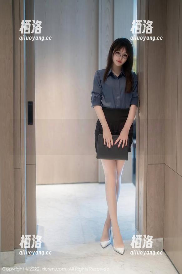 秀人网-大琪琪Emily 秀人网 - 观看大琪琪Emily的空姐合集,明明是自由飞翔,却让我有点小紧张。