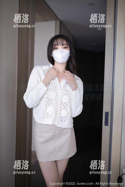 秀人网 - 看月野兔美妞在海边的无圣光浪漫，超适合发朋友圈的套图哦