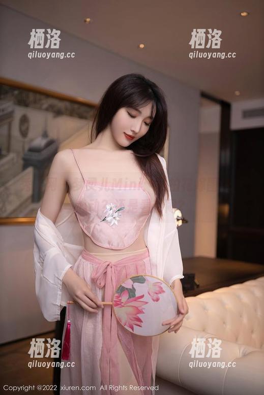 秀人网 - 梦灵儿Mini：私拍花嫁图包，心动？还是看热闹？