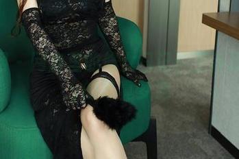 秀人网 – 网盘里的修女日记：王乔恩Abby的写真梦游