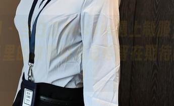 秀人网 – 当白洁Bessie遇上制服，高清作品集里的故事好像总停留在期待的边缘！