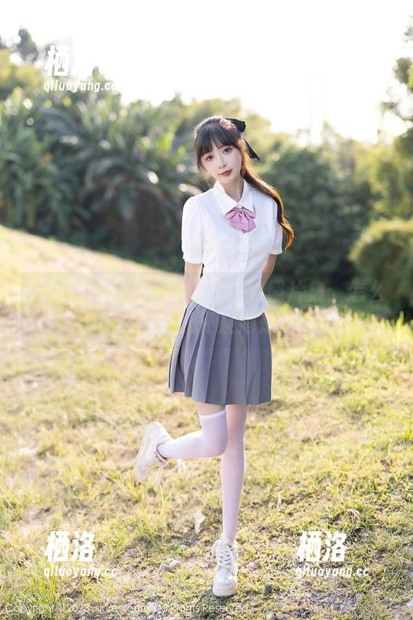 秀人网-绮里嘉Ula 秀人网 - 绮里嘉Ula的御姐照片集:怎么能这么美?我怀疑她是仙女!