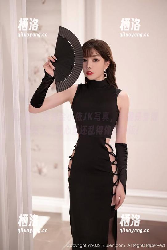 秀人网 - 全套金小依JK写真，衣服是穿得漂亮了，可心里还乱得像炒冷饭！