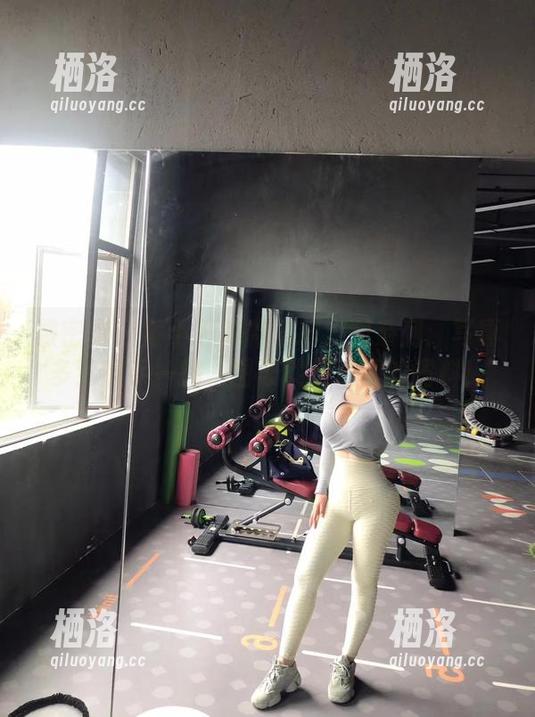 微密圈 - 童小芯的微信朋友圈系列：写真多到随手一翻，图册就是心情的调料！