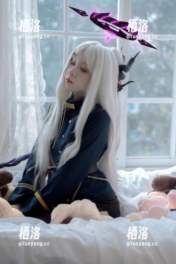 纸悦Etsu_ko化身魔法少女，我们的网盘有情报，快下下来看看吧！