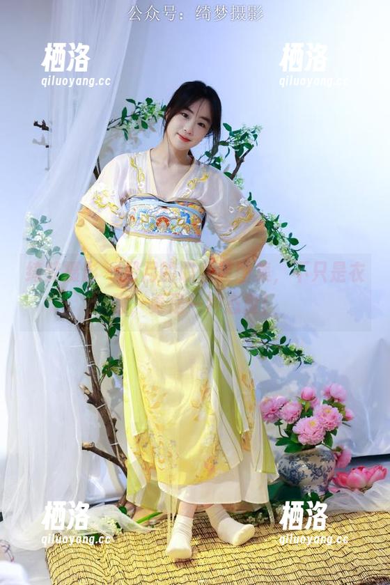 绮梦摄影 - 月月的职业装图集，不只是衣服，更是一种态度！