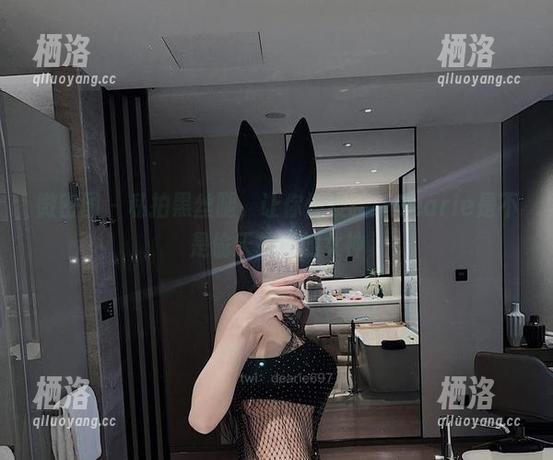 微密圈 - 私拍黑丝腿，让你怀疑脸红Dearie是不是偷天换日的女神