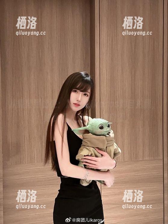 腐团儿Ikaros 从微博到此处:腐团儿Ikaros的自拍照,如此撩人又让人想窥探