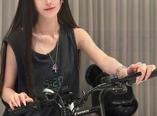 谁能想象，腐团儿Ikaros的最新写真集竟然在浴缸里大玩隐秘！