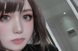 油亮的合集，芊川一笑MNK仿佛在说：别怕，我有亮丽护航！