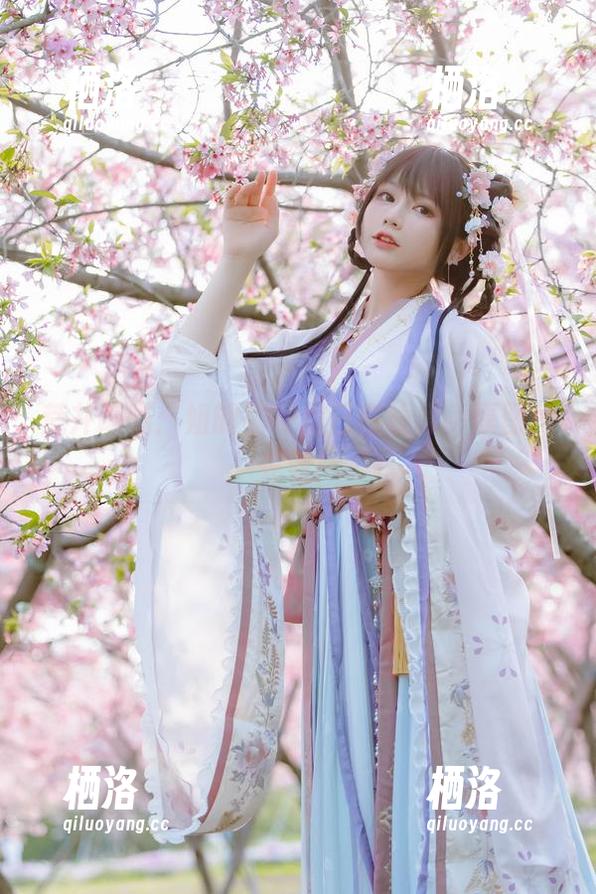 荒井喵喵：姐的居家假日在线撩，原图抢先看！
