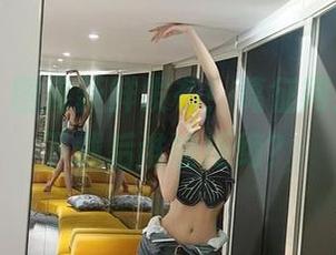 微密圈 – 图库新鲜发布！葛征网洞黑丝，下载后谁能拒绝？