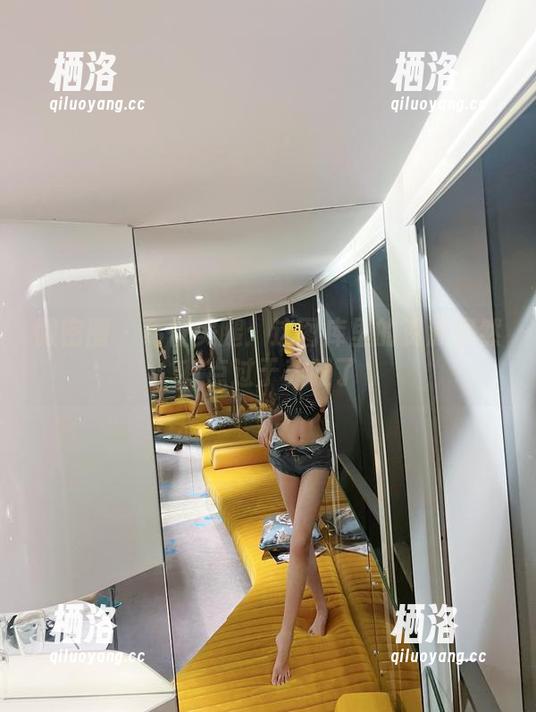 微密圈 - 葛征美腿：这图库里的资源居然有点过于养眼了