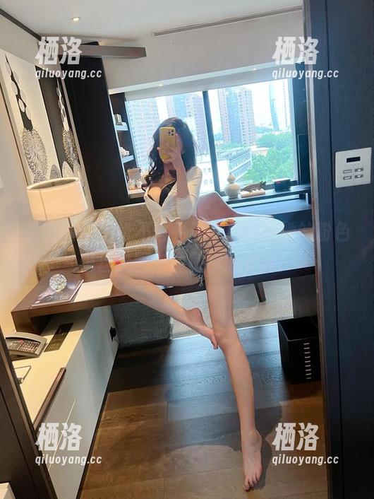 微密圈 - 壁纸不再平庸，葛征和她的粉色蕾丝美图来颠覆你的视界！