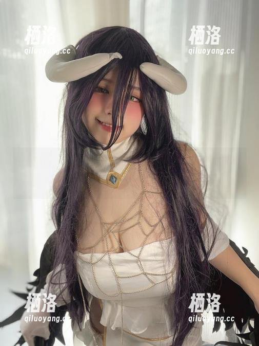 微密圈 - 轻松一下，看看葱油饼er修女的福利图片，这才是真正的视觉享受！