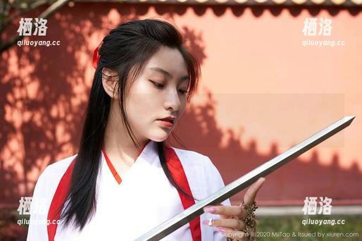 蜜桃社-陌子Mandy 蜜桃社 - 陌子Mandy全套高跟鞋写真:看她如何把时尚变成一种武器!
