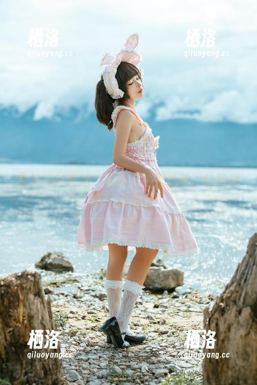 蠢沫沫的魔法：最新写真里的弦，让我瞬间忘记烦恼！