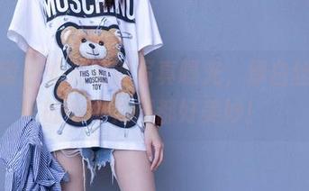 袜啵啵 – 奶油最新写真曝光，厚白丝让她的每个角度都好美妙！