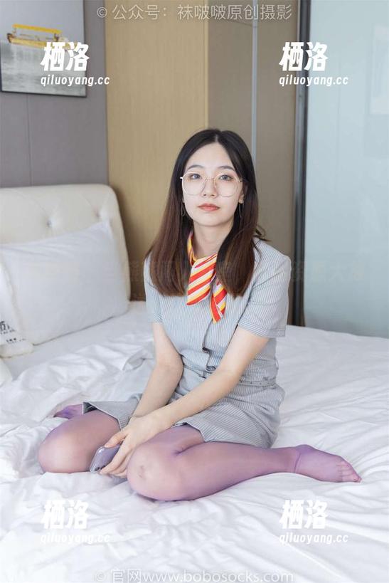 袜啵啵 - 当熊熊闯入浴室，套图资源大放送，快来围观！