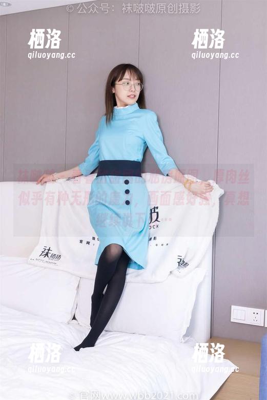 袜啵啵 - 看看甜甜圈的私房原图，厚肉丝似乎有种无形的魔力，画面感好强，真想继续说下去…