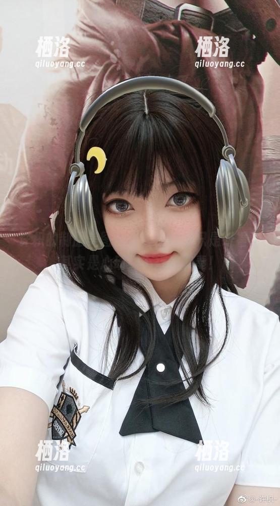 许枳的制服美图更新，你以为只是好看，其实是心动到不行的节奏！