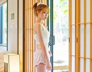 青豆客 – 想象不止于眼镜：随颖莹儿YY的写真集分享走入她的世界！