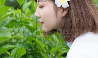 魅妍社 – FoxYini孟狐狸的学妹私拍美图，居然能让我想起那些旧时光…