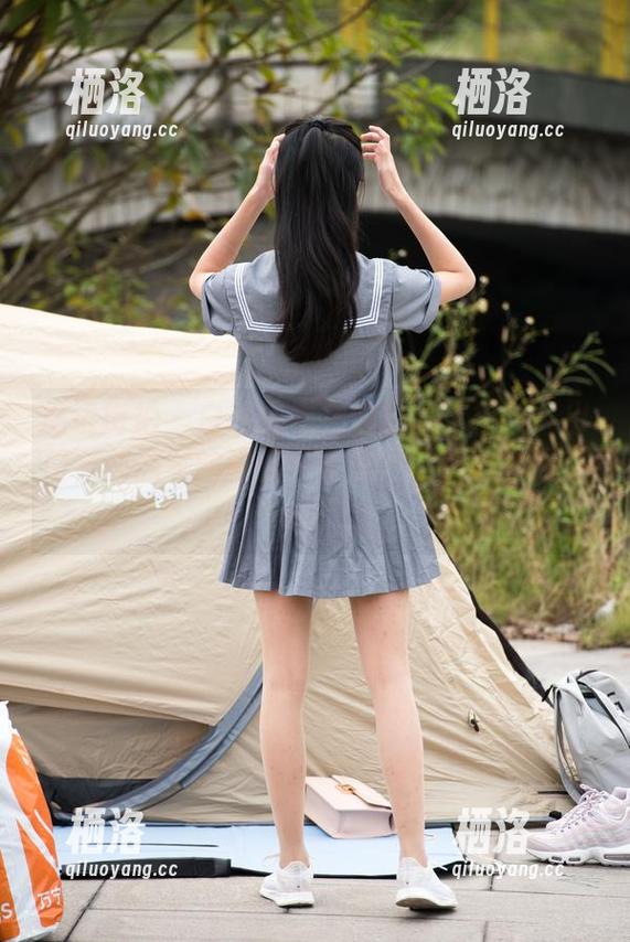 魔镜街拍 - 白色连衣裙的威力：楼楼一出门，邻居家的狗都开始嫉妒了！图集大放送！